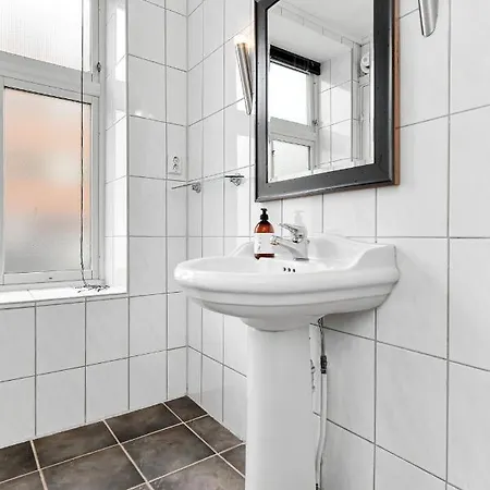 Bus Station Apartment, Wifi, Tv * Narvik